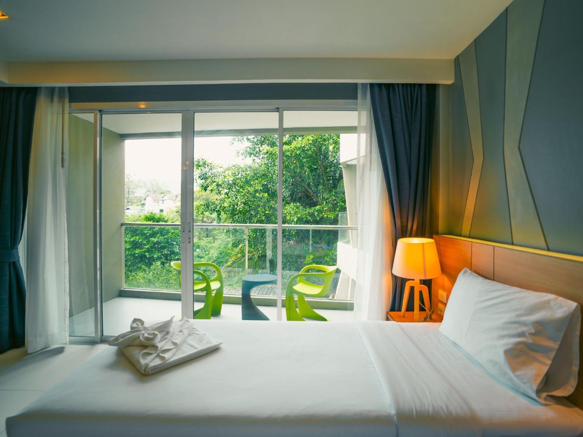 Hostel Mad Monkey Phuket Patong Exterior foto