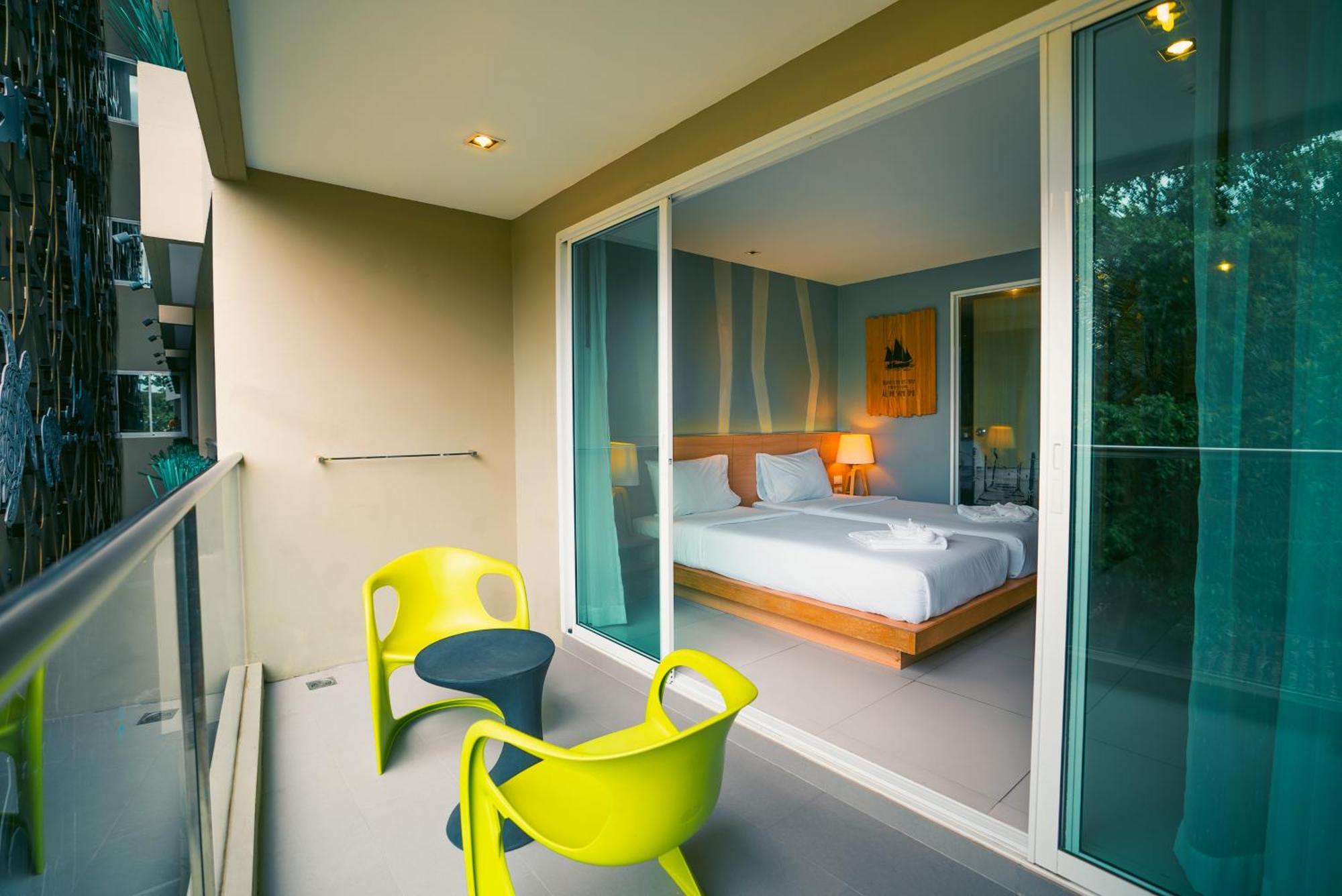 Hostel Mad Monkey Phuket Patong Exterior foto