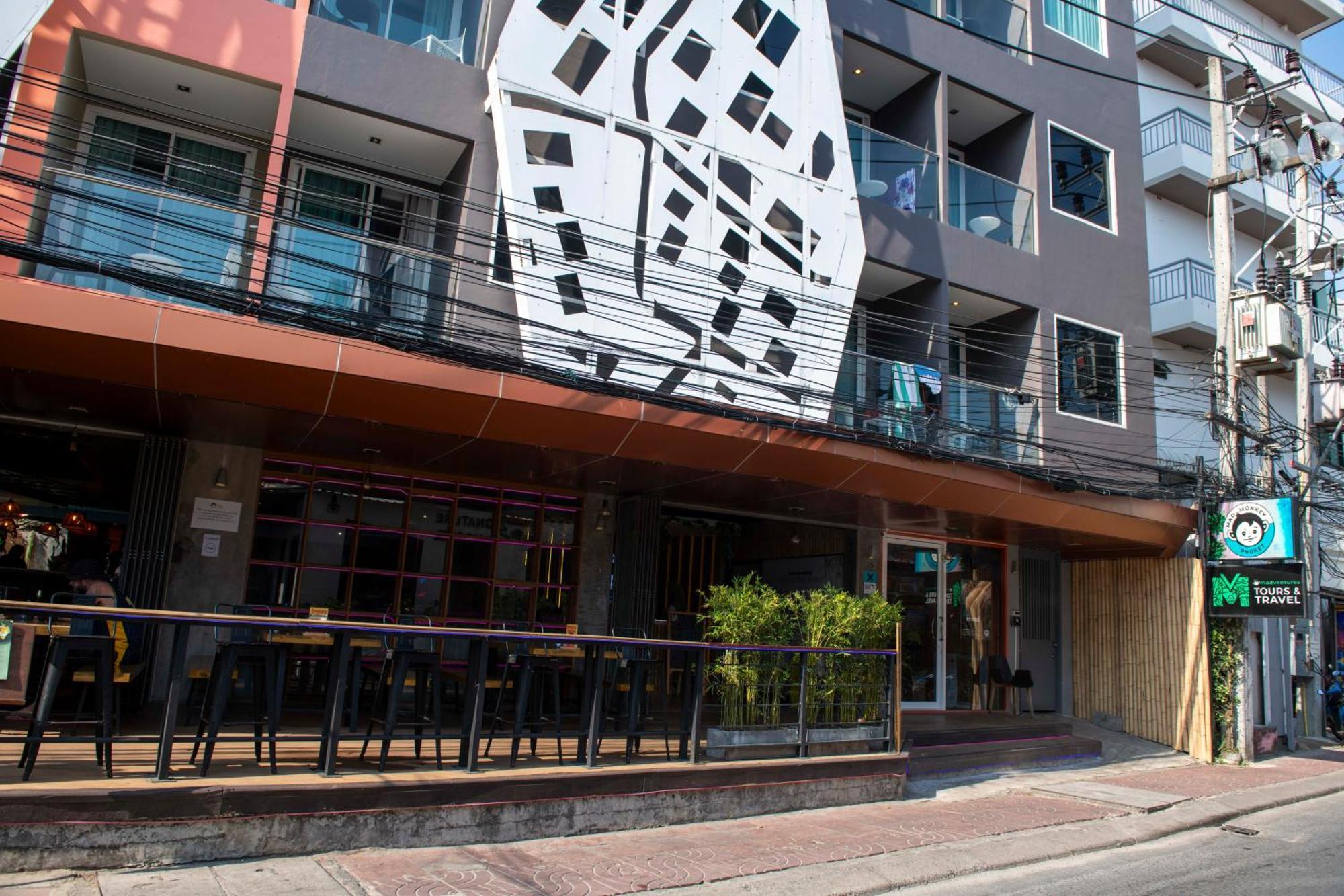 Hostel Mad Monkey Phuket Patong Exterior foto